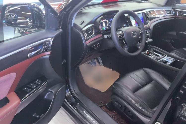 Used GAC Trumpchi GS8 2019 390T Two-Wheel Drive Luxury Smart Connectivity Version (7 Seats) Interior 2