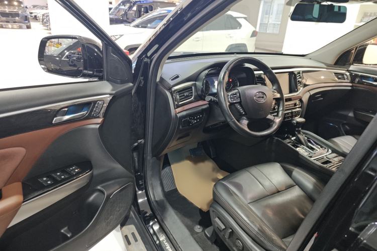Used GAC Trumpchi GS8 2019 390T Two-Wheel Drive Luxury Smart Connectivity Version (7 Seats) Interior 2