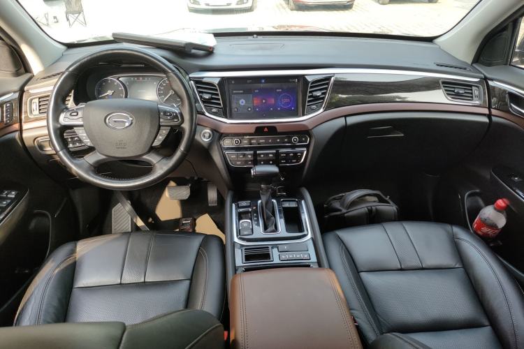 Used GAC Trumpchi GS8 2019 390T Two-Wheel Drive Luxury Smart Connectivity Version (7 Seats) Interior 2