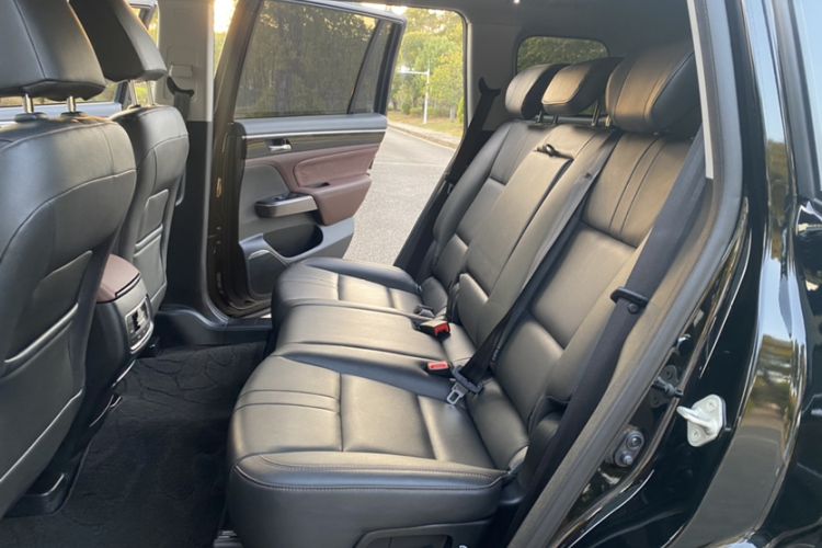Used GAC Trumpchi GS8 2019 390T Two-Wheel Drive Luxury Smart Connectivity Version (7 Seats) Interior 2