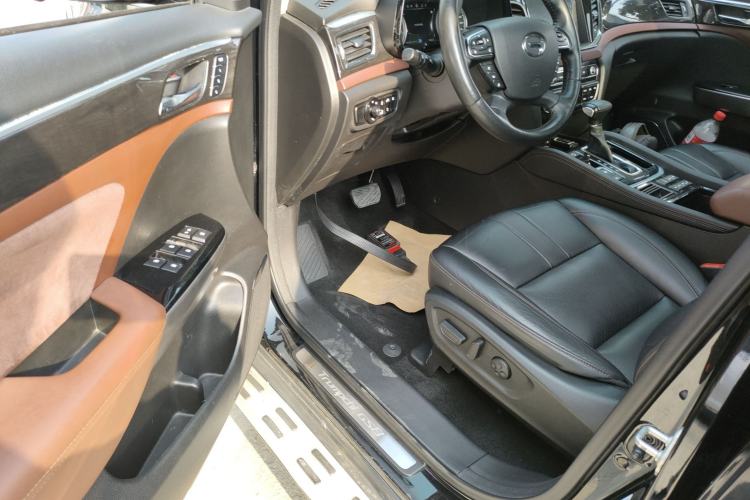 Used GAC Trumpchi GS8 2019 390T Two-Wheel Drive Luxury Smart Connectivity Version (7 Seats) Interior 3