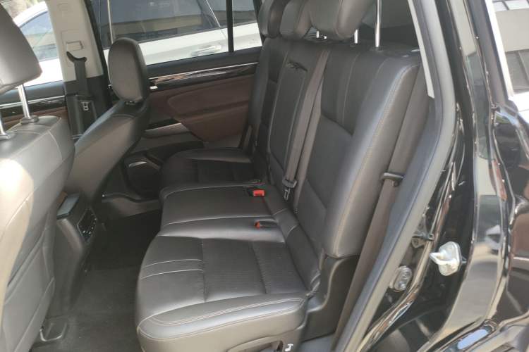 Used GAC Trumpchi GS8 2019 390T Two-Wheel Drive Luxury Smart Connectivity Version (7 Seats) Interior 4