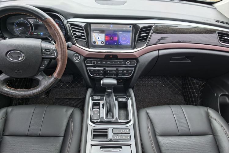 Used GAC Trumpchi GS8 2019 390T Two-Wheel Drive Luxury Smart Connectivity Version (7 Seats) Interior 9