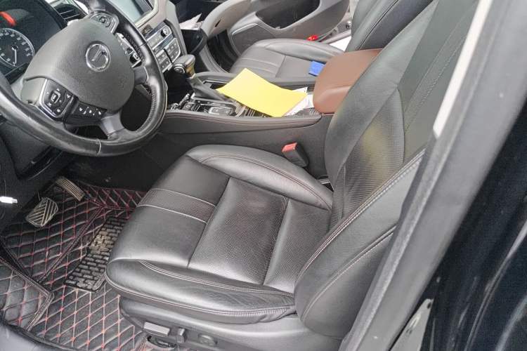 Used GAC Trumpchi GS8 2019 390T Two-Wheel Drive Luxury Smart Connectivity Version (7 Seats) Left Front Seat