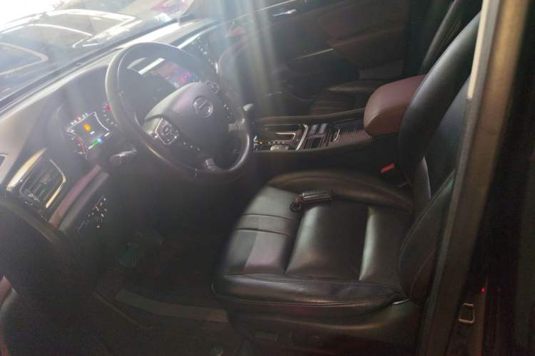 Used GAC Trumpchi GS8 2019 390T Two-Wheel Drive Luxury Smart Connectivity Version (7 Seats) Left Front Seat