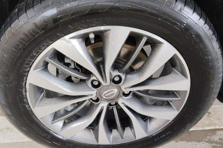 Used GAC Trumpchi GS8 2019 390T Two-Wheel Drive Luxury Smart Connectivity Version (7 Seats) Left Front Wheel Hub