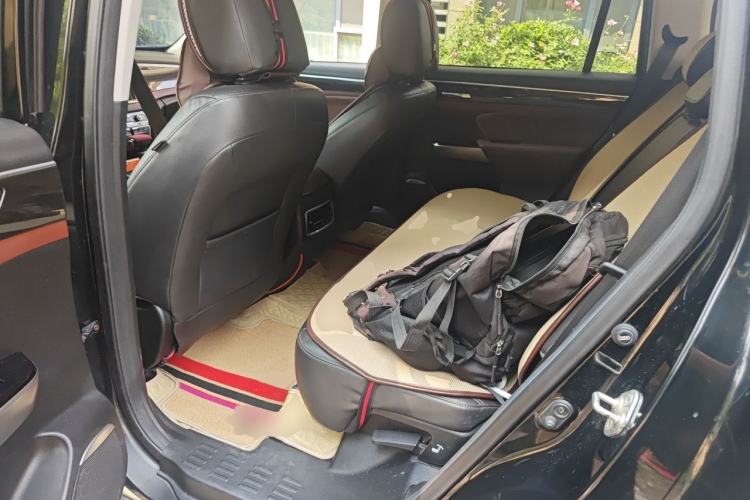 Used GAC Trumpchi GS8 2019 390T Two-Wheel Drive Luxury Smart Connectivity Version (7 Seats) Left Rear Seat