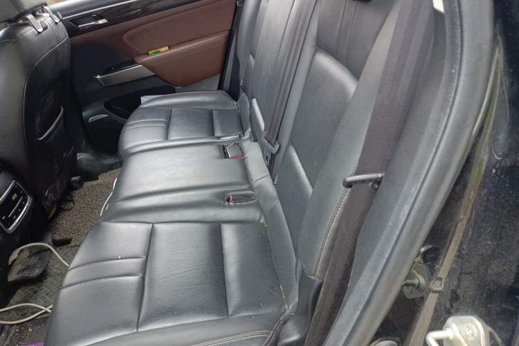 Used GAC Trumpchi GS8 2019 390T Two-Wheel Drive Luxury Smart Connectivity Version (7 Seats) Left Rear Seat