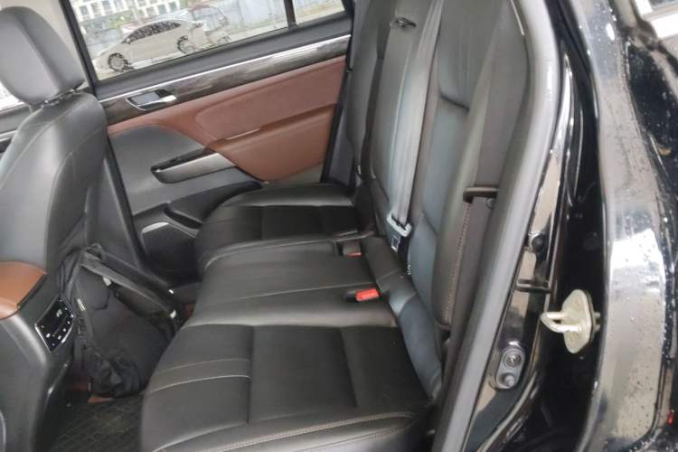 Used GAC Trumpchi GS8 2019 390T Two-Wheel Drive Luxury Smart Connectivity Version (7 Seats) Left Rear Seat