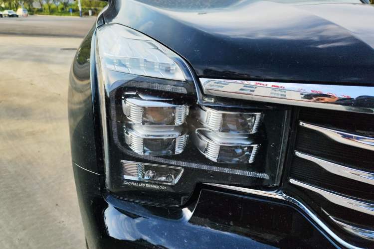 Used GAC Trumpchi GS8 2019 390T Two-Wheel Drive Luxury Smart Connectivity Version (7 Seats) Right Front Headlight