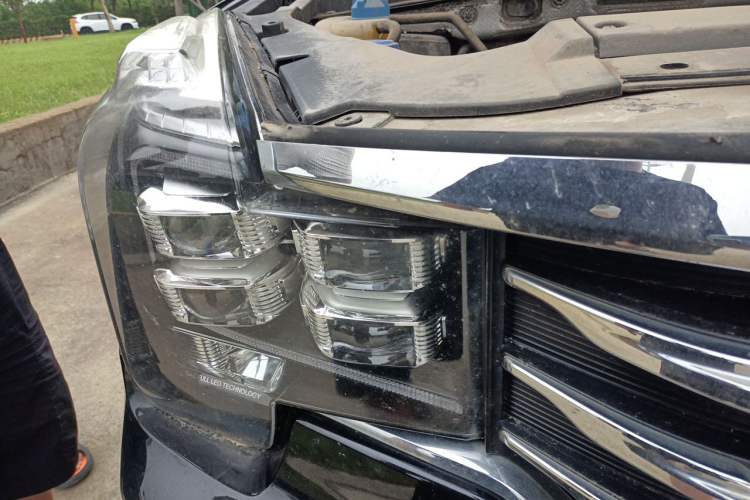 Used GAC Trumpchi GS8 2019 390T Two-Wheel Drive Luxury Smart Connectivity Version (7 Seats) Right Front Headlight
