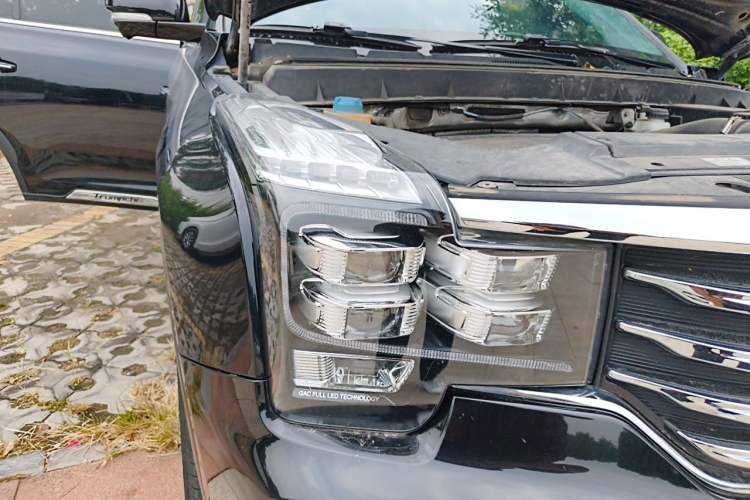 Used GAC Trumpchi GS8 2019 390T Two-Wheel Drive Luxury Smart Connectivity Version (7 Seats) Right Front Headlight