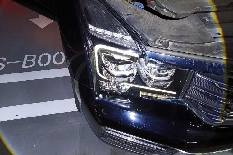 Used GAC Trumpchi GS8 2019 390T Two-Wheel Drive Luxury Smart Connectivity Version (7 Seats) Right Front Headlight
