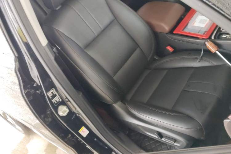 Used GAC Trumpchi GS8 2019 390T Two-Wheel Drive Luxury Smart Connectivity Version (7 Seats) Right Front Seat