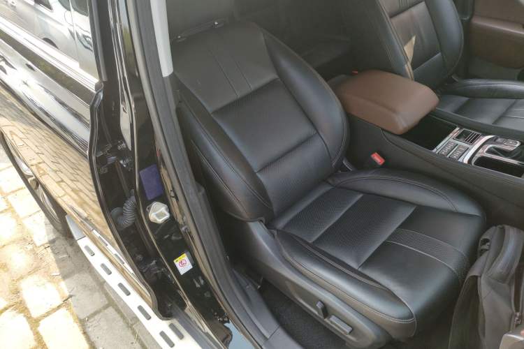 Used GAC Trumpchi GS8 2019 390T Two-Wheel Drive Luxury Smart Connectivity Version (7 Seats) Right Front Seat
