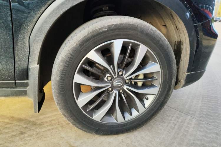 Used GAC Trumpchi GS8 2019 390T Two-Wheel Drive Luxury Smart Connectivity Version (7 Seats) Right Front Wheel Hub