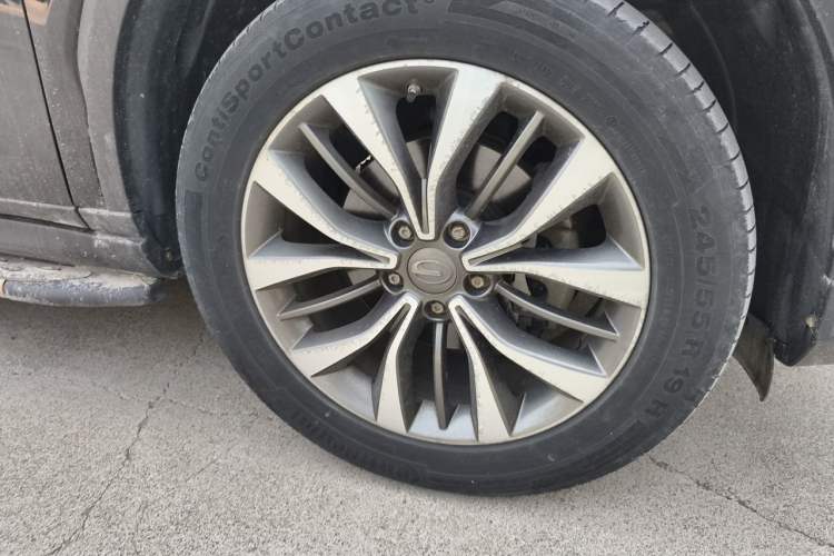 Used GAC Trumpchi GS8 2019 390T Two-Wheel Drive Luxury Smart Connectivity Version (7 Seats) Right Front Wheel Hub