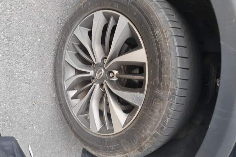 Used GAC Trumpchi GS8 2019 390T Two-Wheel Drive Luxury Smart Connectivity Version (7 Seats) Right Front Wheel Hub
