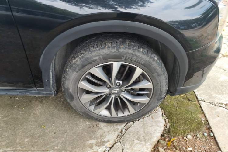 Used GAC Trumpchi GS8 2019 390T Two-Wheel Drive Luxury Smart Connectivity Version (7 Seats) Right Front Wheel Hub