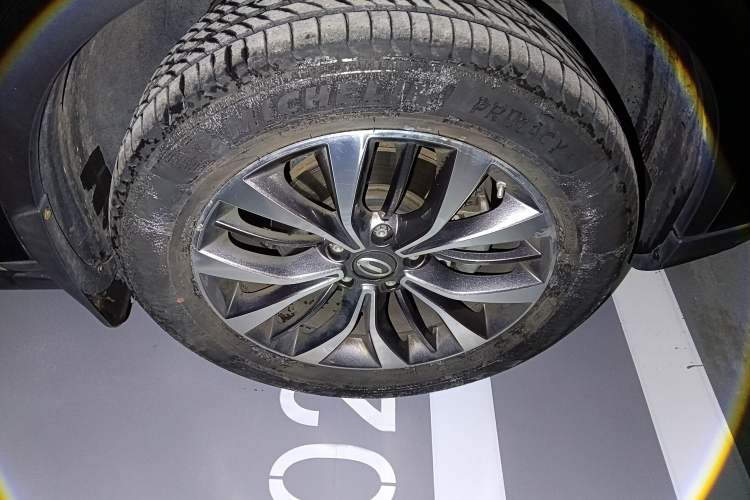 Used GAC Trumpchi GS8 2019 390T Two-Wheel Drive Luxury Smart Connectivity Version (7 Seats) Right Front Wheel Hub