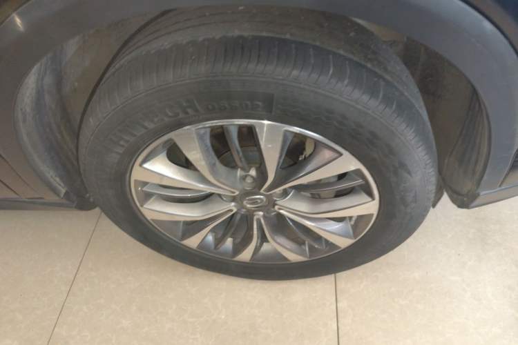 Used GAC Trumpchi GS8 2019 390T Two-Wheel Drive Luxury Smart Connectivity Version (7 Seats) Right Front Wheel Hub