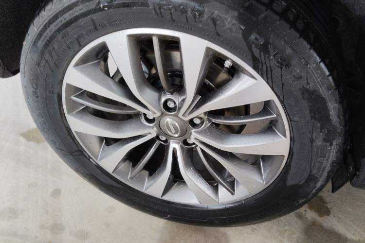 Used GAC Trumpchi GS8 2019 390T Two-Wheel Drive Luxury Smart Connectivity Version (7 Seats) Right Rear Wheel Hub