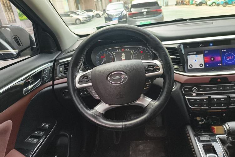 Used GAC Trumpchi GS8 2019 390T Two-Wheel Drive Luxury Smart Connectivity Version (7 Seats) Steering Wheel
