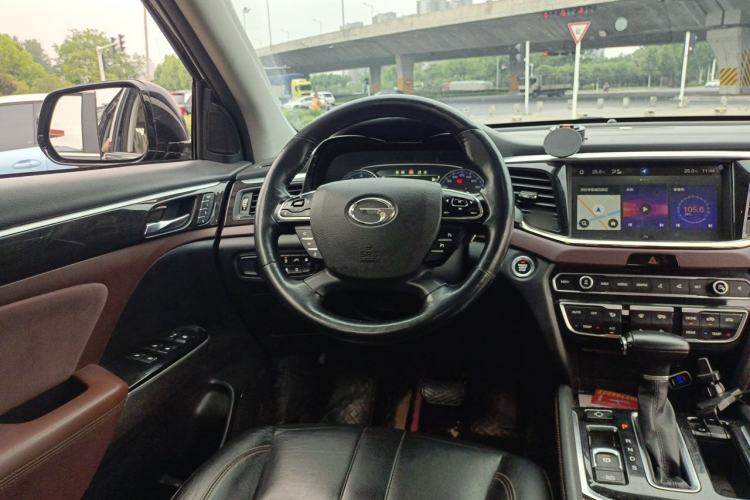 Used GAC Trumpchi GS8 2019 390T Two-Wheel Drive Luxury Smart Connectivity Version (7 Seats) Steering Wheel