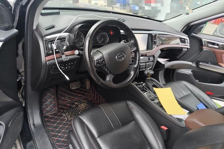 Used GAC Trumpchi GS8 2019 390T Two-Wheel Drive Luxury Smart Connectivity Version (7 Seats) Steering Wheel