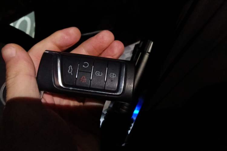 Used GAC Trumpchi GS8 2019 390T Two-Wheel Drive Luxury Smart Connectivity Version (7 Seats) Vehicle Key