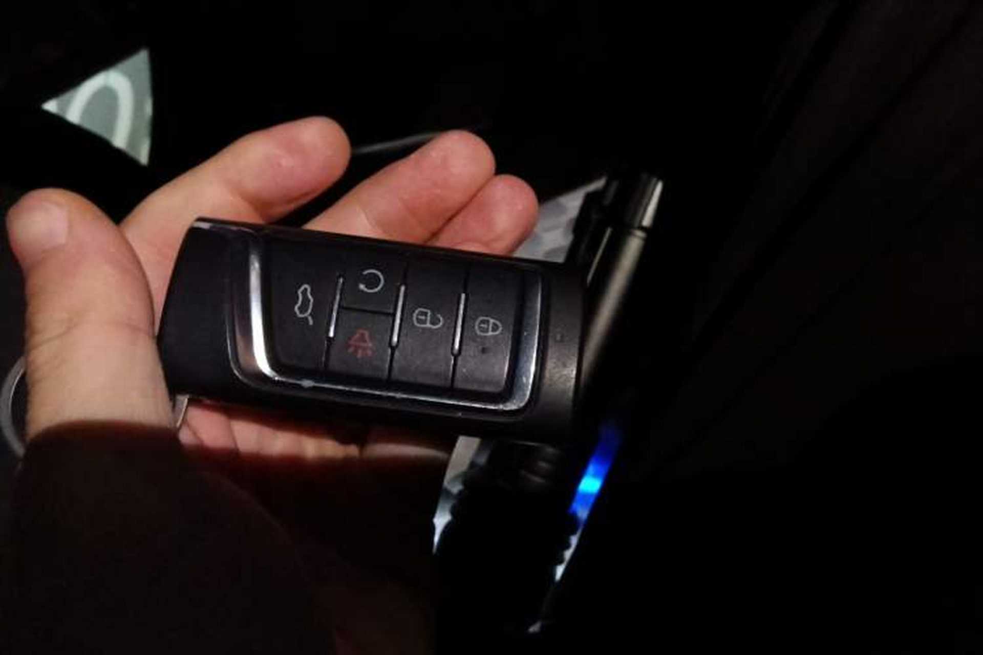 Used GAC Trumpchi GS8 2019 390T Two-Wheel Drive Luxury Smart Connectivity Version (7 Seats) Vehicle Key