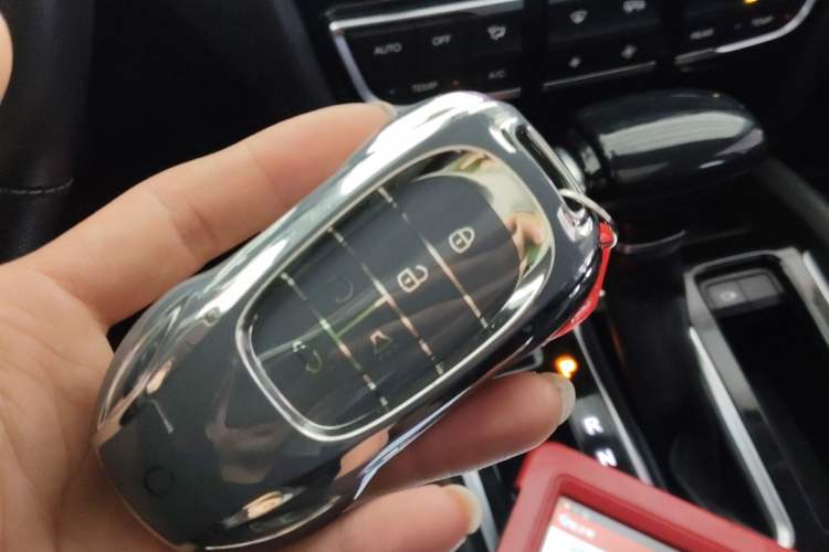 Used GAC Trumpchi GS8 2019 390T Two-Wheel Drive Luxury Smart Connectivity Version (7 Seats) Vehicle Key