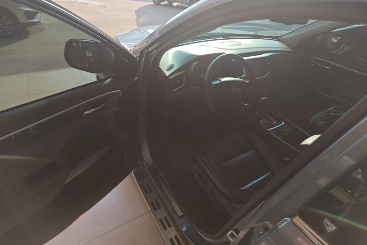 Used GAC Trumpchi GS8 2019 390T Two-Wheel Drive Luxury Smart Connectivity Version (7 Seats) Driver Seat