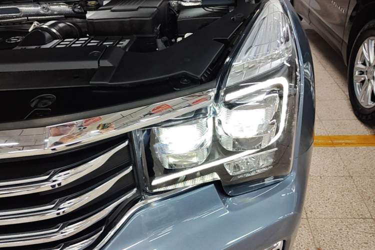 Used GAC Trumpchi GS8 2019 390T Two-Wheel Drive Luxury Smart Connectivity Version (7 Seats) Left Front Headlight