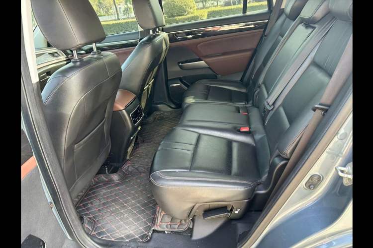 Used GAC Trumpchi GS8 2019 390T Two-Wheel Drive Luxury Smart Connectivity Version (7 Seats) Left Rear Seat