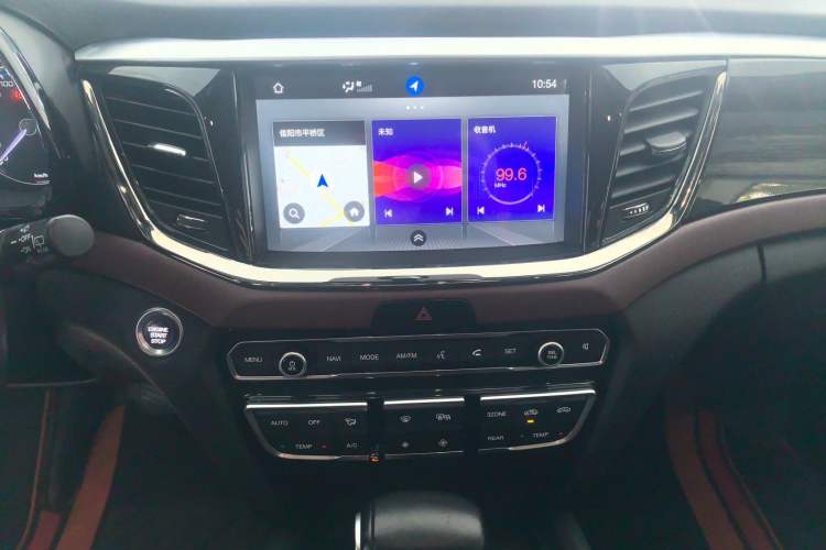 Used GAC Trumpchi GS8 2019 390T Two-Wheel Drive Luxury Smart Connectivity Version (7 Seats) Audio And AC Panel