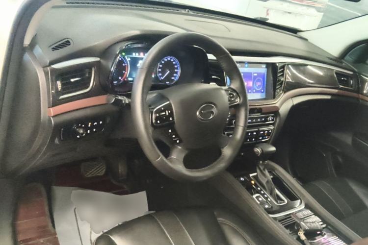 Used GAC Trumpchi GS8 2019 390T Two-Wheel Drive Luxury Smart Connectivity Version (7 Seats) Center Console