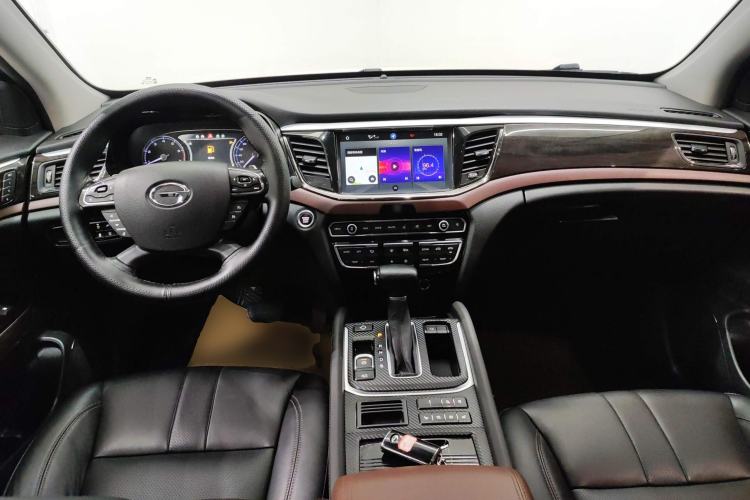 Used GAC Trumpchi GS8 2019 390T Two-Wheel Drive Luxury Smart Connectivity Version (7 Seats) Center Console