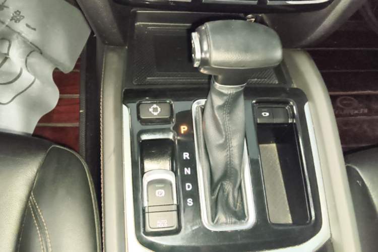 Used GAC Trumpchi GS8 2019 390T Two-Wheel Drive Luxury Smart Connectivity Version (7 Seats) Gear Lever