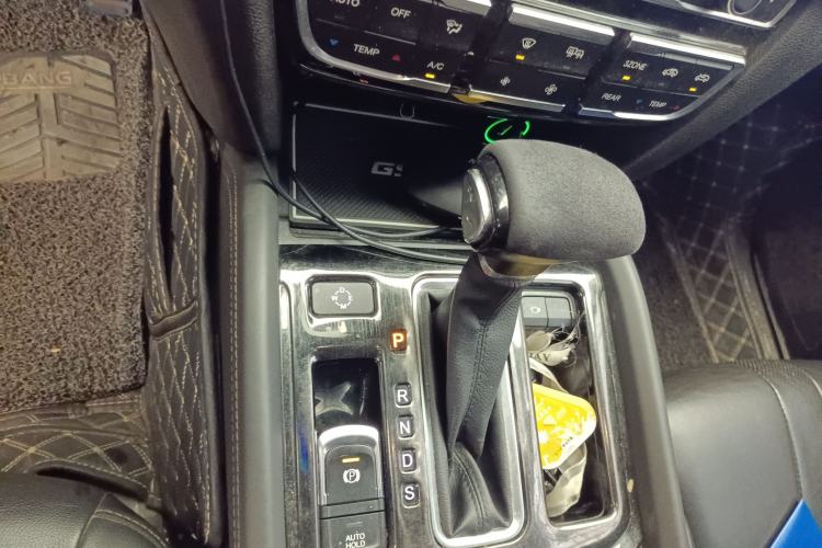 Used GAC Trumpchi GS8 2019 390T Two-Wheel Drive Luxury Smart Connectivity Version (7 Seats) Gear Lever