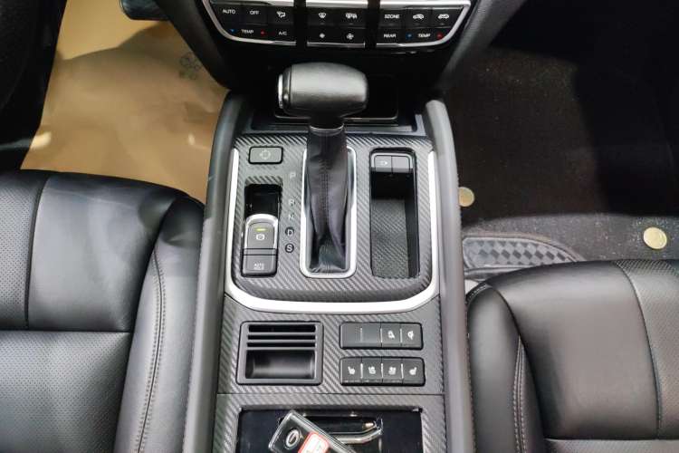 Used GAC Trumpchi GS8 2019 390T Two-Wheel Drive Luxury Smart Connectivity Version (7 Seats) Gear Lever