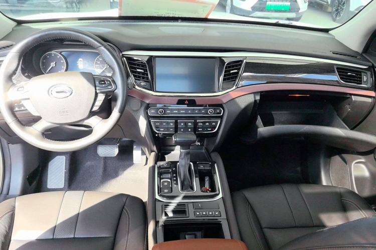 Used GAC Trumpchi GS8 2019 390T Two-Wheel Drive Luxury Smart Connectivity Version (7 Seats) Interior 3