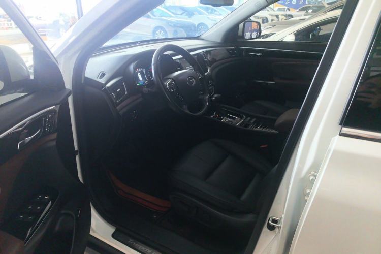 Used GAC Trumpchi GS8 2019 390T Two-Wheel Drive Luxury Smart Connectivity Version (7 Seats) Interior 3