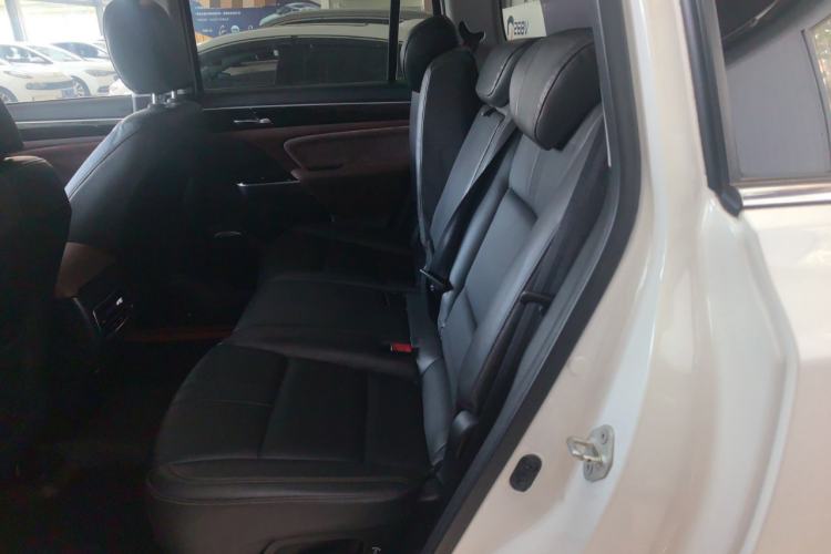 Used GAC Trumpchi GS8 2019 390T Two-Wheel Drive Luxury Smart Connectivity Version (7 Seats) Interior 4