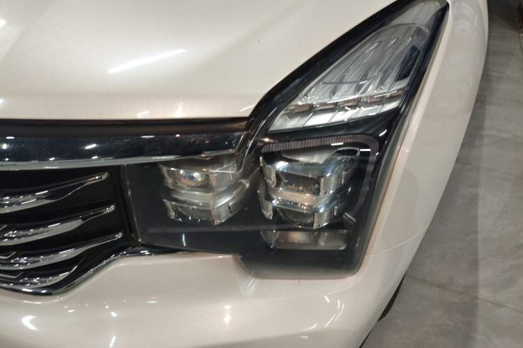 Used GAC Trumpchi GS8 2019 390T Two-Wheel Drive Luxury Smart Connectivity Version (7 Seats) Left Front Headlight