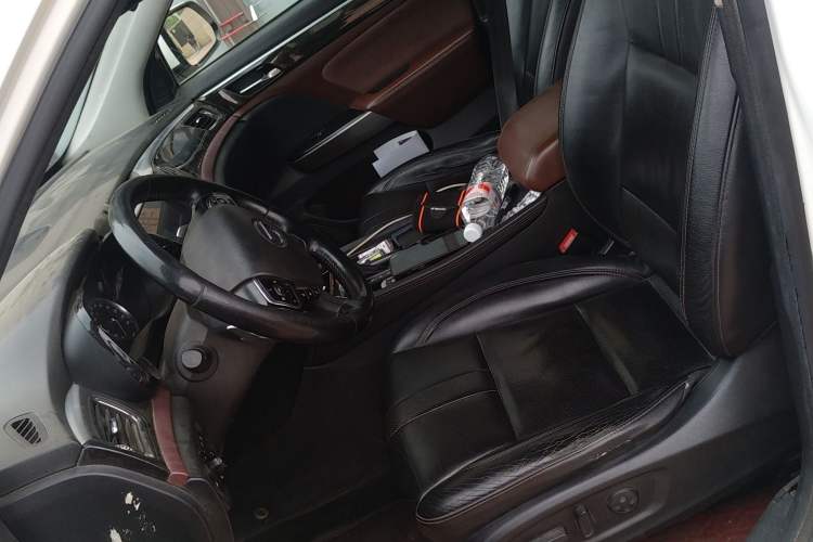 Used GAC Trumpchi GS8 2019 390T Two-Wheel Drive Luxury Smart Connectivity Version (7 Seats) Left Front Seat
