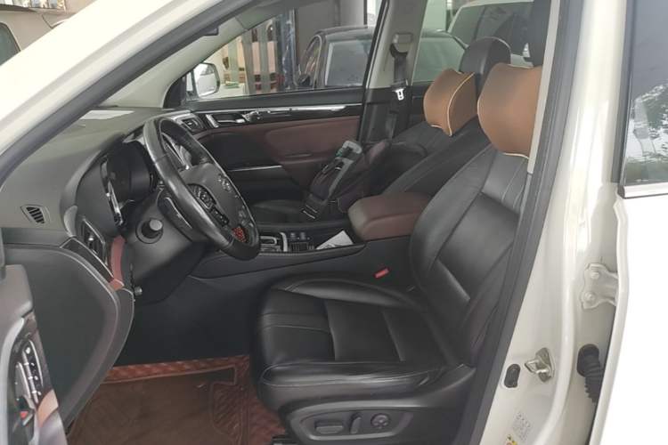 Used GAC Trumpchi GS8 2019 390T Two-Wheel Drive Luxury Smart Connectivity Version (7 Seats) Left Front Seat