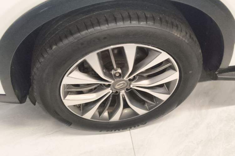 Used GAC Trumpchi GS8 2019 390T Two-Wheel Drive Luxury Smart Connectivity Version (7 Seats) Left Front Wheel Hub