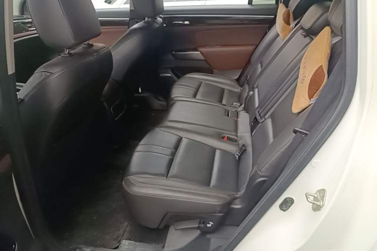 Used GAC Trumpchi GS8 2019 390T Two-Wheel Drive Luxury Smart Connectivity Version (7 Seats) Left Rear Seat