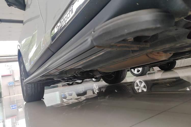 Used GAC Trumpchi GS8 2019 390T Two-Wheel Drive Luxury Smart Connectivity Version (7 Seats) Left Side Sill